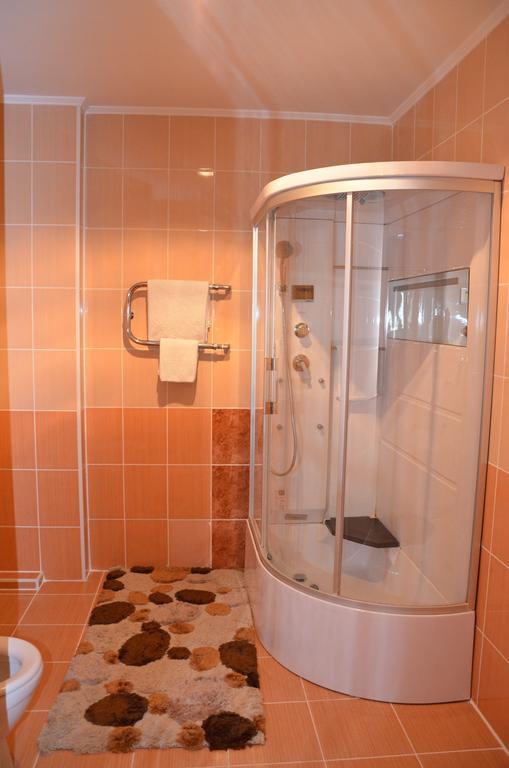 Golden Palace Hotel Aktau Luaran gambar